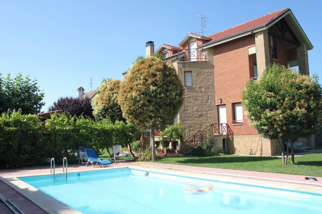 Preciosa casa independiente con piscina cubierta y gran jardín privados Haro Exterior foto