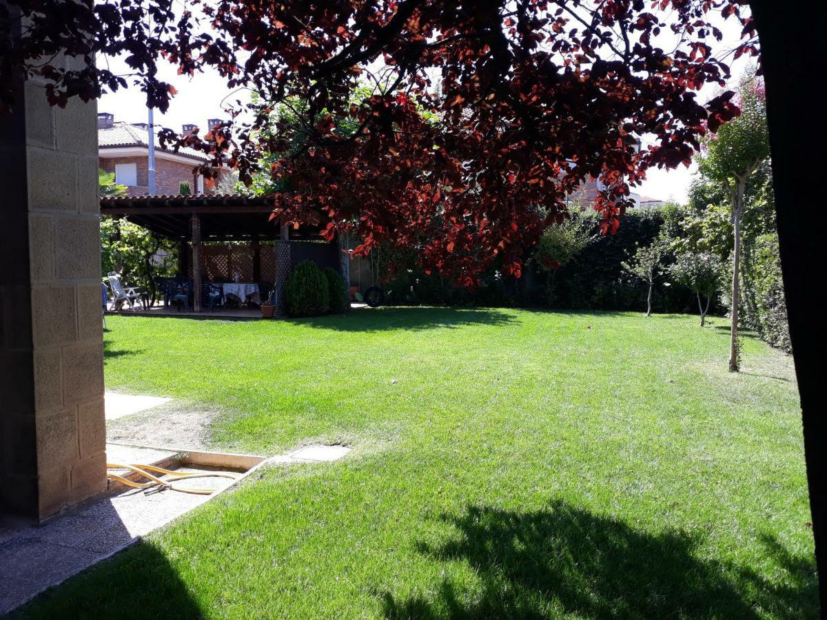 Preciosa casa independiente con piscina cubierta y gran jardín privados Haro Exterior foto