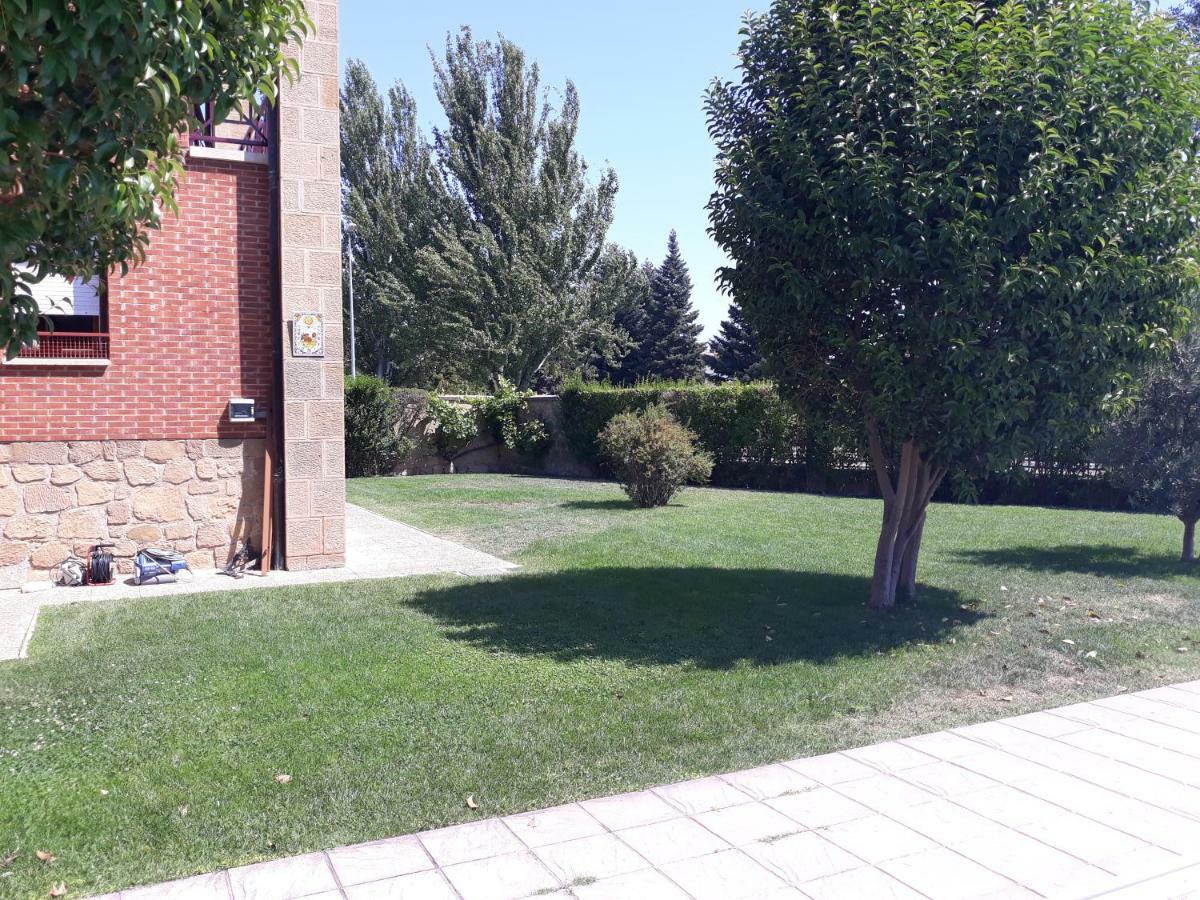 Preciosa casa independiente con piscina cubierta y gran jardín privados Haro Exterior foto